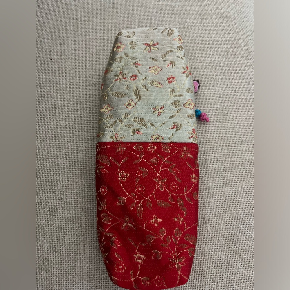 NEW SATIN PENCIL POUCH WITH BUTTERFLY CHARM - Picture 4 of 4